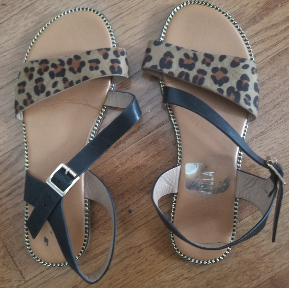Animal print sandals size 5